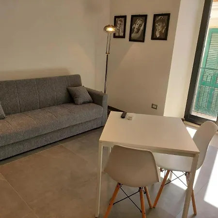 N*4 Apartmán Trani